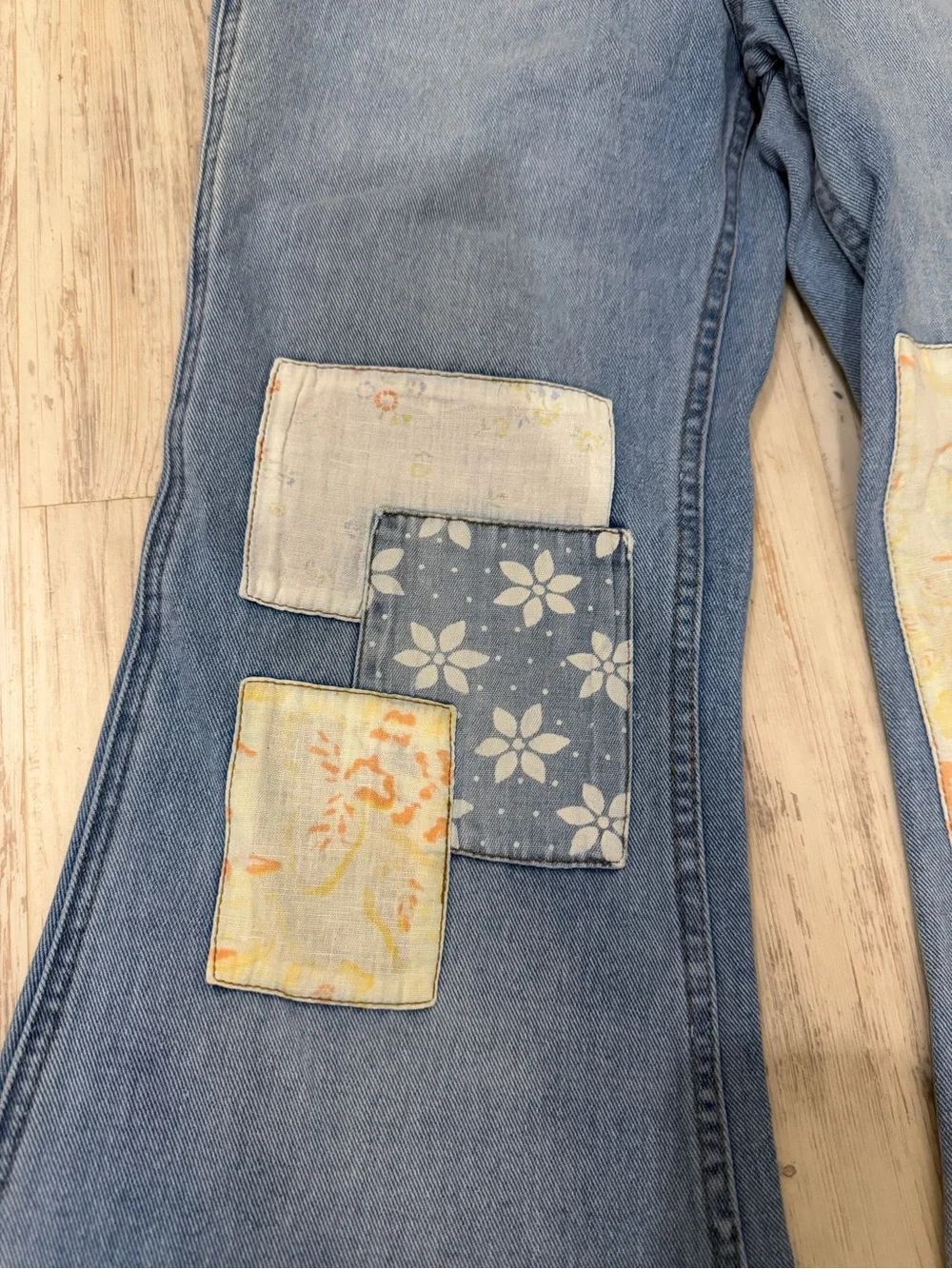 Billabong Wrangler Women's Blue Denim Patchwork Flared Jeans Pockets 27 - Picture 2 of 12